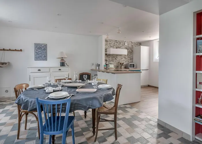 Proche Du Port & Plages - Terrasse - Maison Pour 5