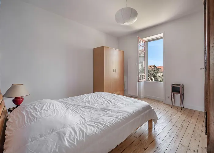 Proche Du Port & Plages - Terrasse - Maison Pour 5 *